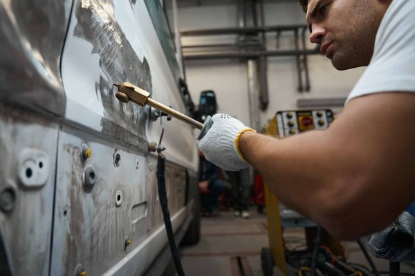 Comment préparer sa surface en aluminium pour une peinture parfaite ?